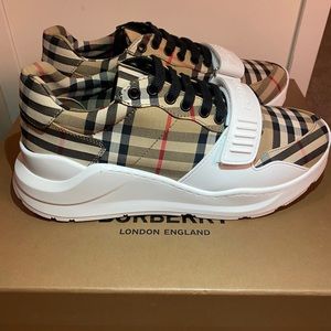 Burberry sneakers
